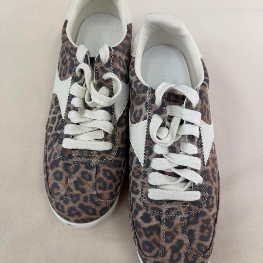Leopard print lace-up‎ sneakers in women's size 8